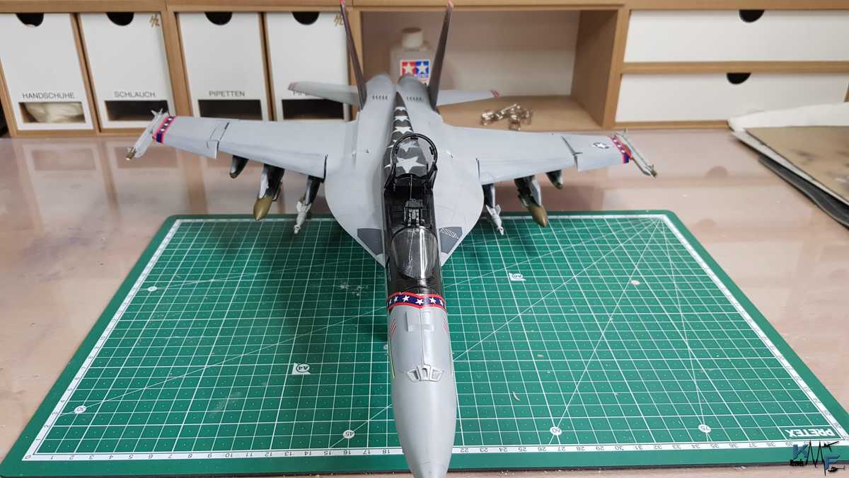 BB-REV-F-18E_290.jpg