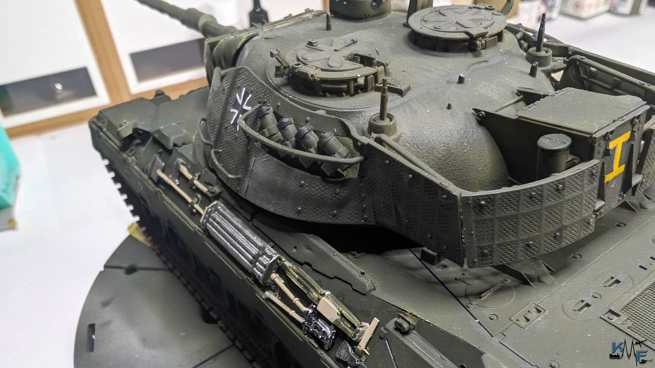 BB-REVELL-LEOPARD1_057