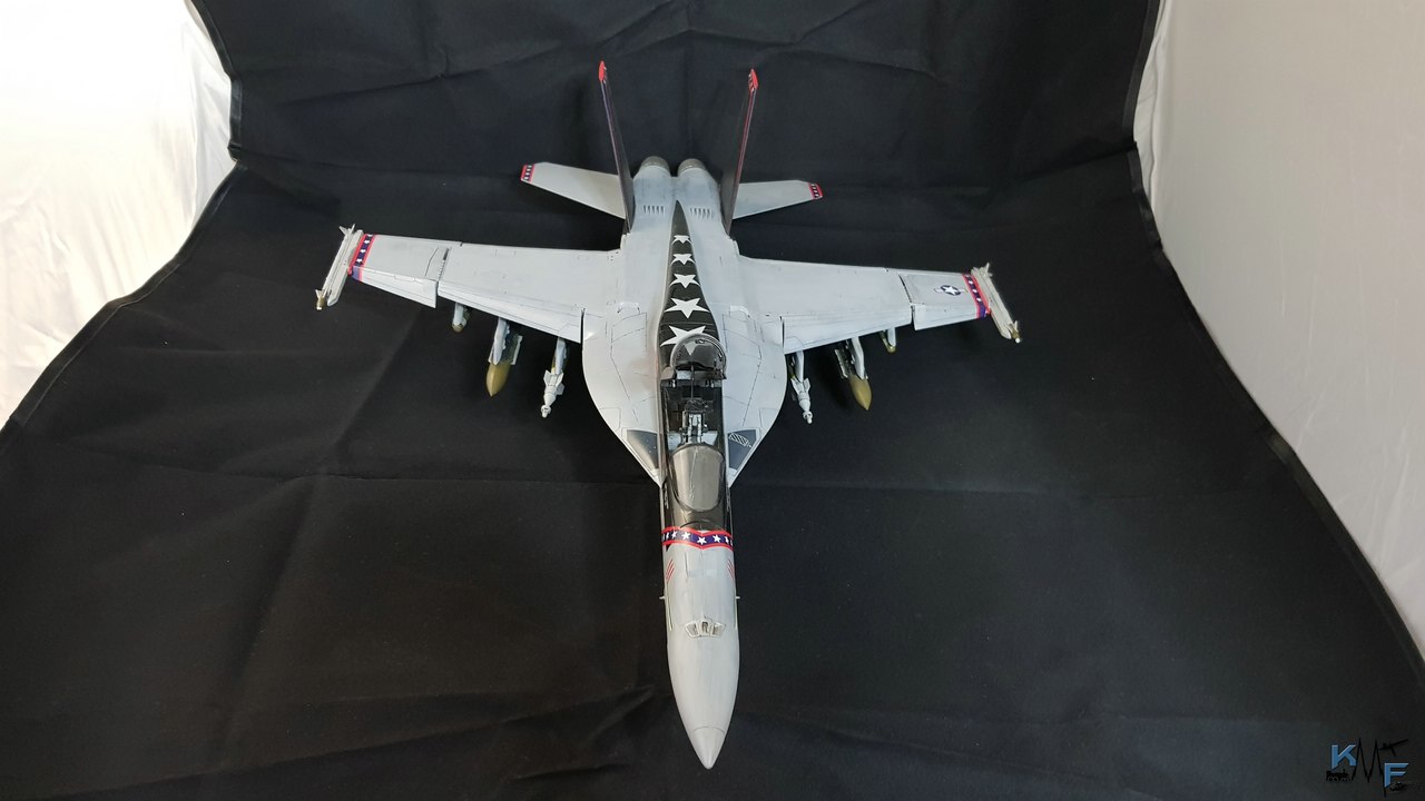 GAL-REV-F-18E_001.jpg