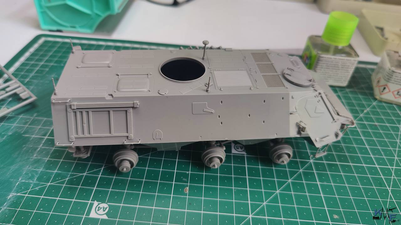 BB-REVELL-FUCHS_015.jpg