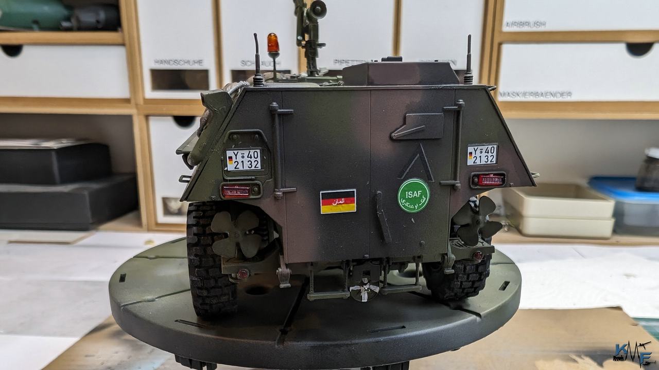 BB-REVELL-FUCHS_043