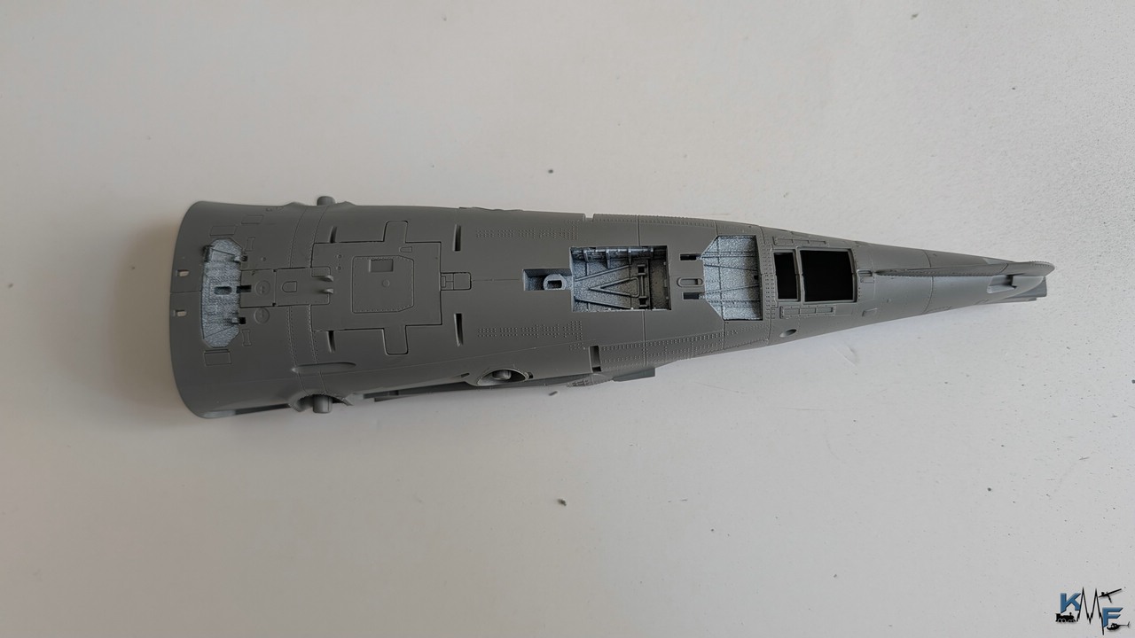 BB-UMA-AV-8B-HARRIER-II-Plus_017