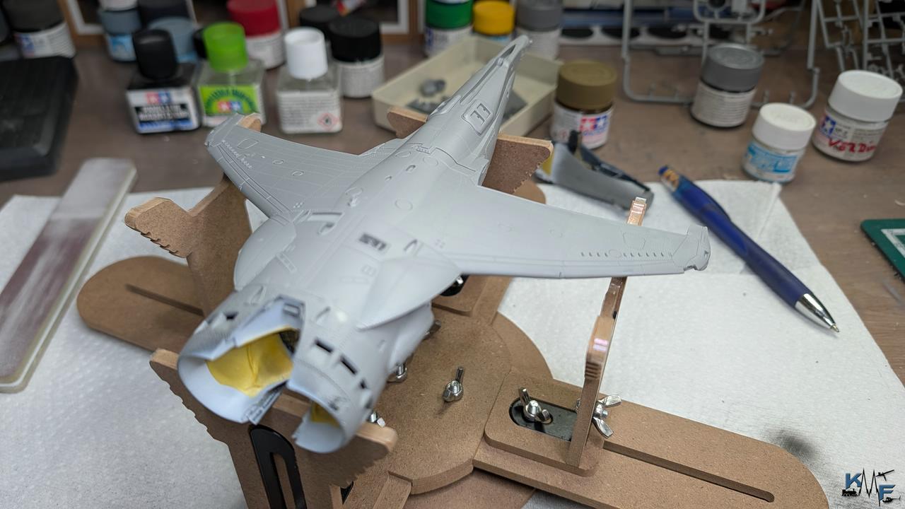 BB-UMA-AV-8B-HARRIER-II-Plus_029
