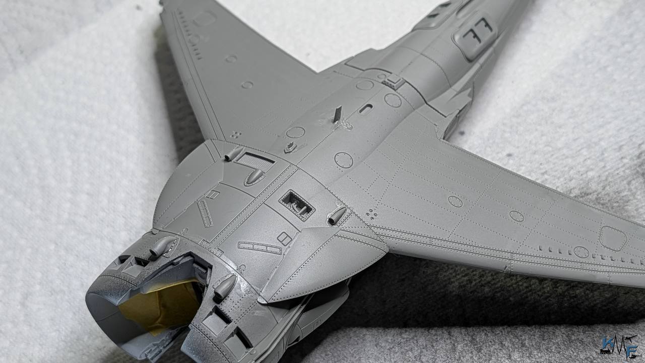 BB-UMA-AV-8B-HARRIER-II-Plus_036