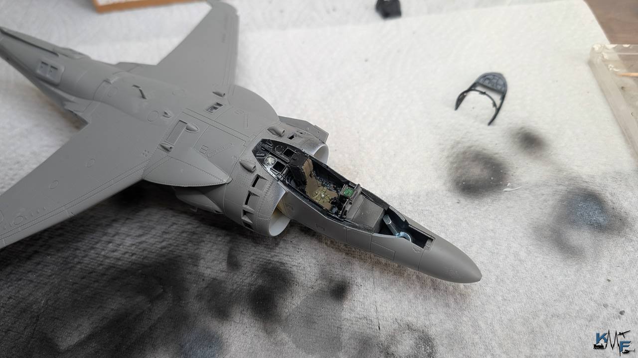BB-UMA-AV-8B-HARRIER-II-Plus_046
